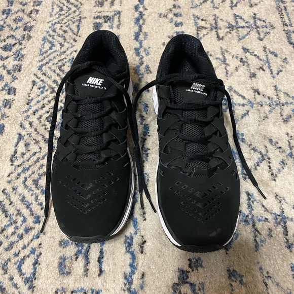 Nike’s - Picture 2 of 4